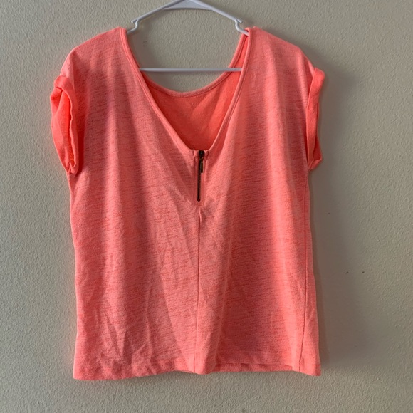 Cute flowy t-shirt - Picture 2 of 2